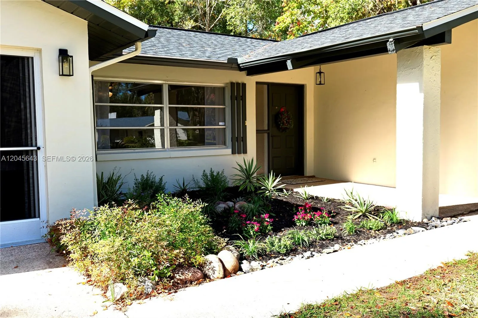 Foto de propiedad en 9120 SW 210th Circle, FL 34431 Dunnellon con MLS# 