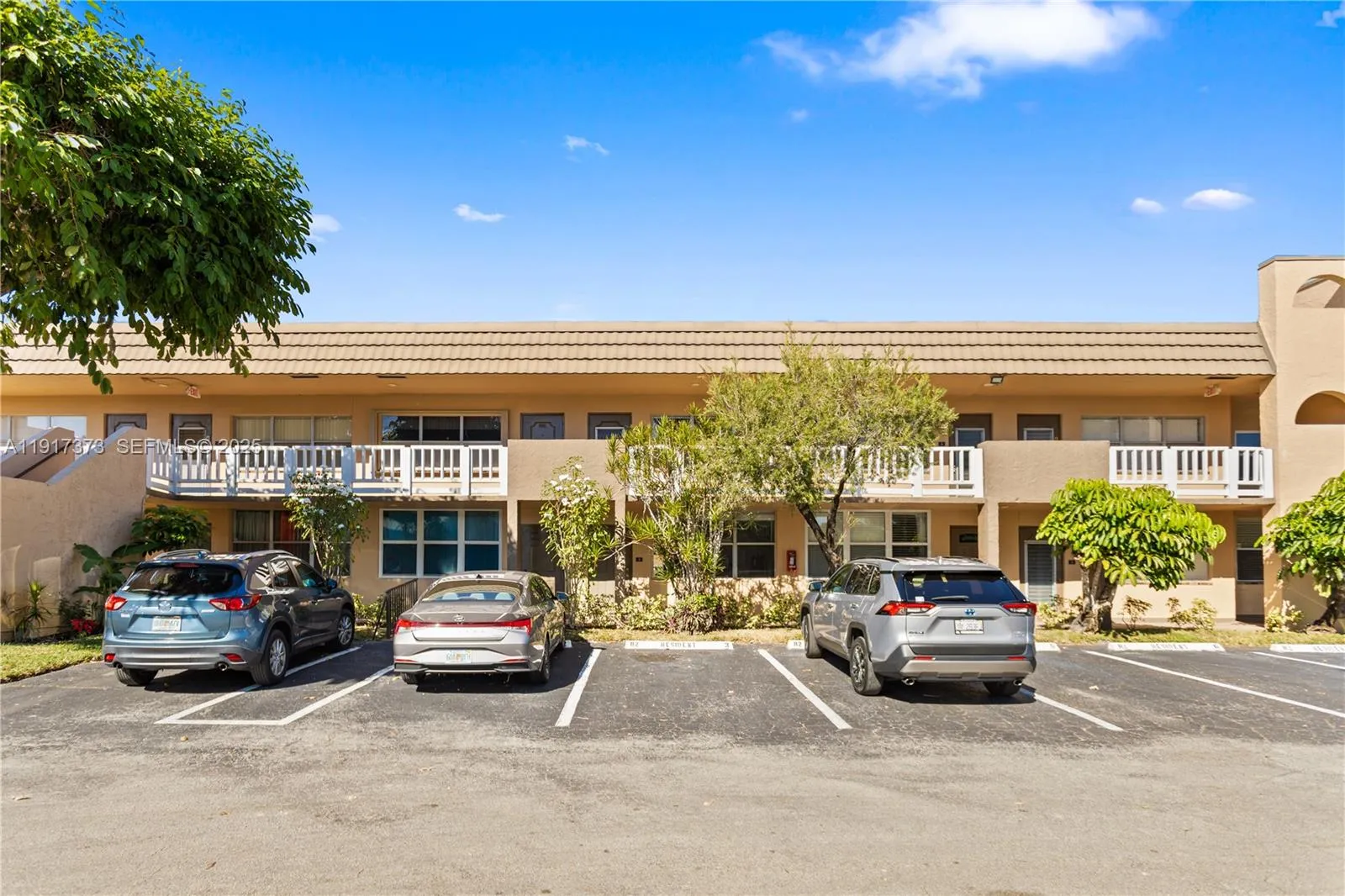En Venta 9121 Sunrise Lakes Boulevard 104, Sunrise, FL 33322, Sunrise, FL 33322