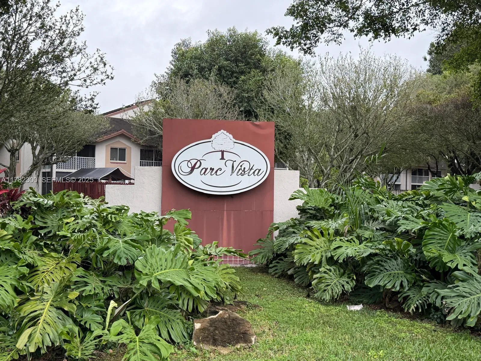Foto de propiedad en 9121 SW 138th Place 9121, Miami, FL 33186 Miami con MLS# 