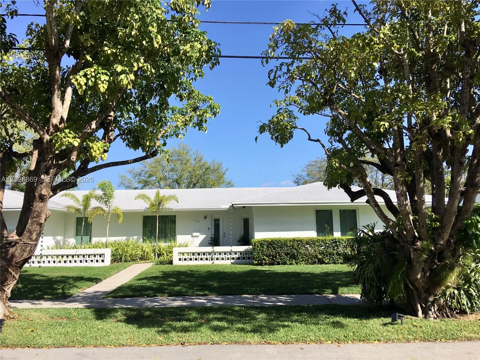 Foto de propiedad en 9121 SW 85th Street, Miami, FL 33173 Miami con MLS# 