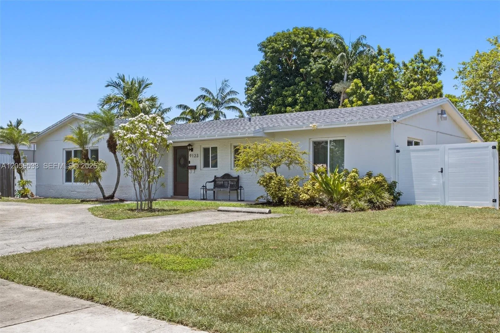 Foto de propiedad en 9123 SW 181st Street, Palmetto Bay, FL 33157 Palmetto Bay con MLS# 
