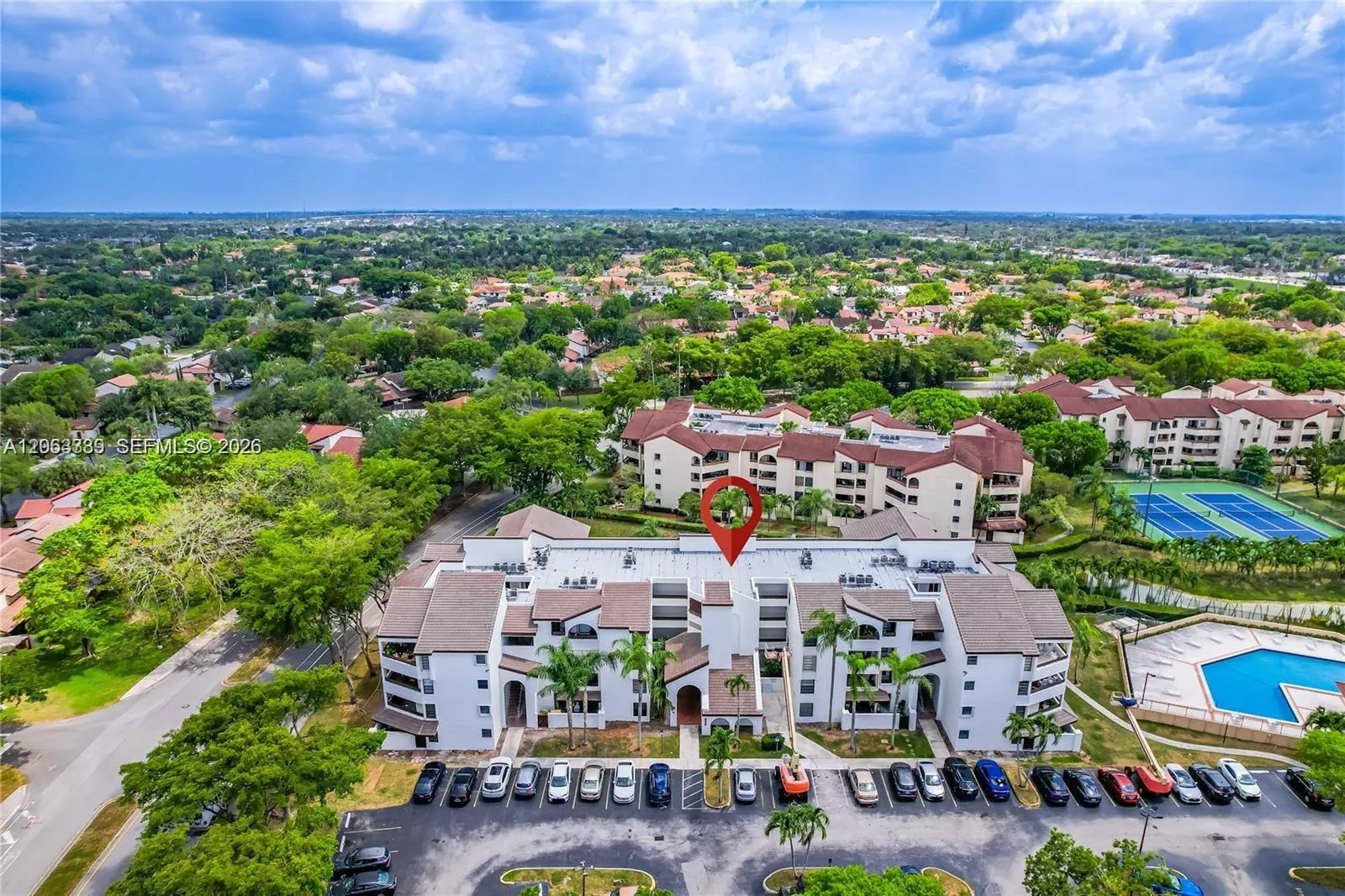 Foto de propiedad en 9140 SW 123rd Court 203Q, Miami, FL 33186 Miami con MLS# 