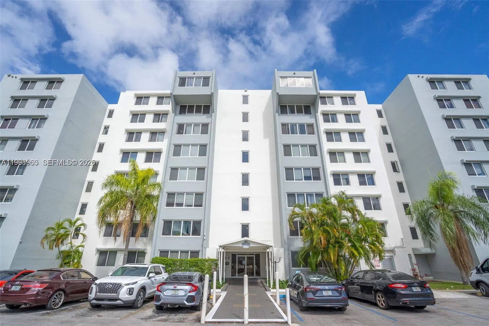 Foto de propiedad en 9143 SW 77th Avenue B105, Miami, FL 33156 Miami con MLS#
