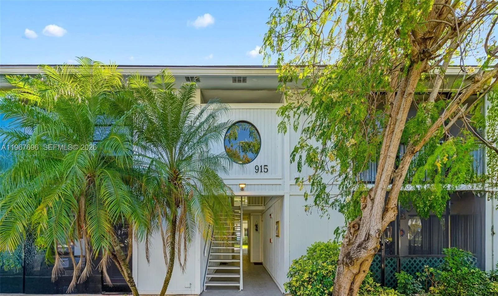 Foto de propiedad en 915 NE 199th Street 206-15, Miami, FL 33179 Miami con MLS# 