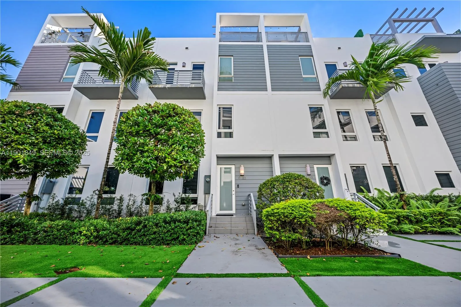 Foto de propiedad en 9153 NW 33rd Street, Doral, FL 33172 Doral con MLS# 