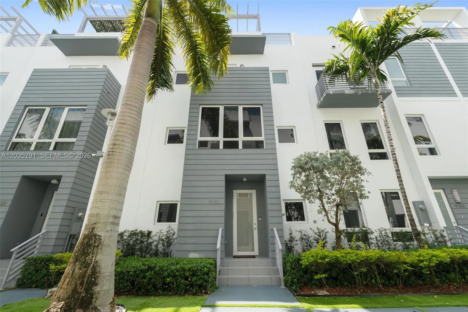 Foto de propiedad en 9161 NW 33rd Street, Doral, FL 33172 Doral con MLS# 