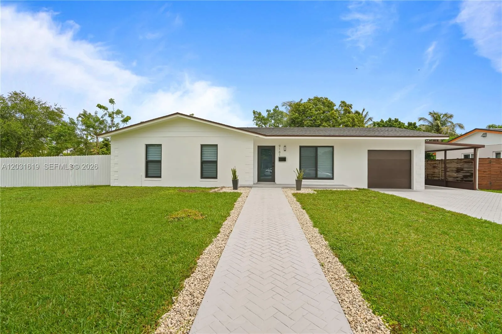 Foto de propiedad en 9161 SW 181st Terrace, Palmetto Bay, FL 33157 Palmetto Bay con MLS# 