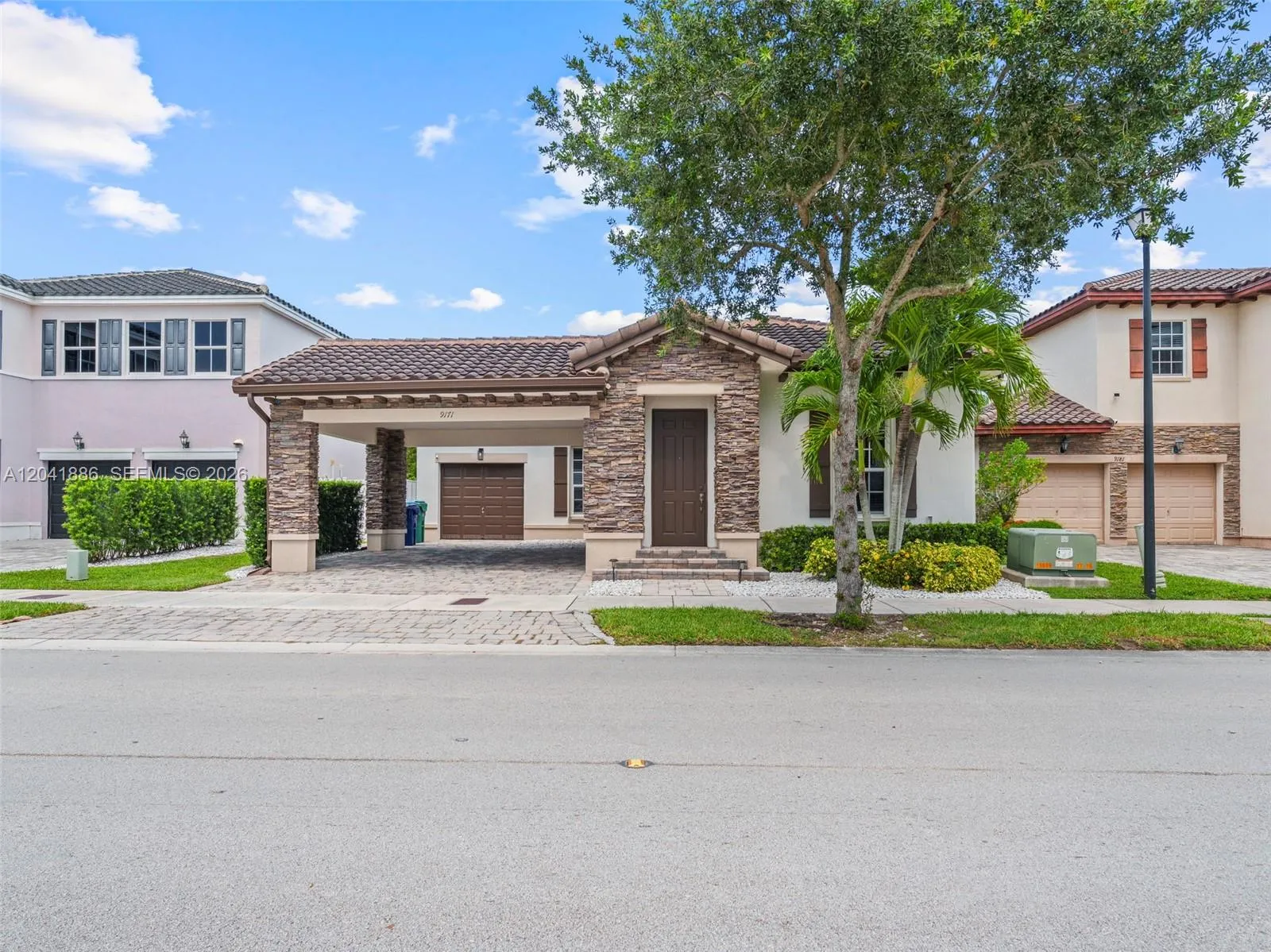 Foto de propiedad en 9171 SW 172nd Avenue, Miami, FL 33196 Miami con MLS# 