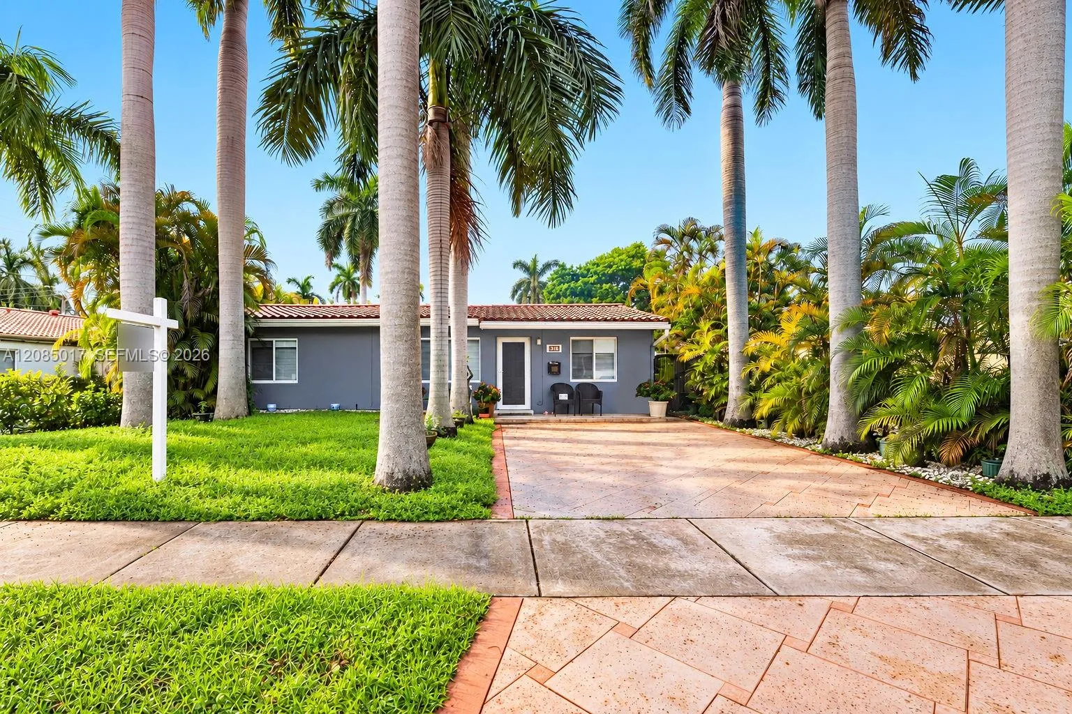 En Venta 918 NE 4th Street, Hallandale Beach, FL 33009, Hallandale Beach, FL 33009