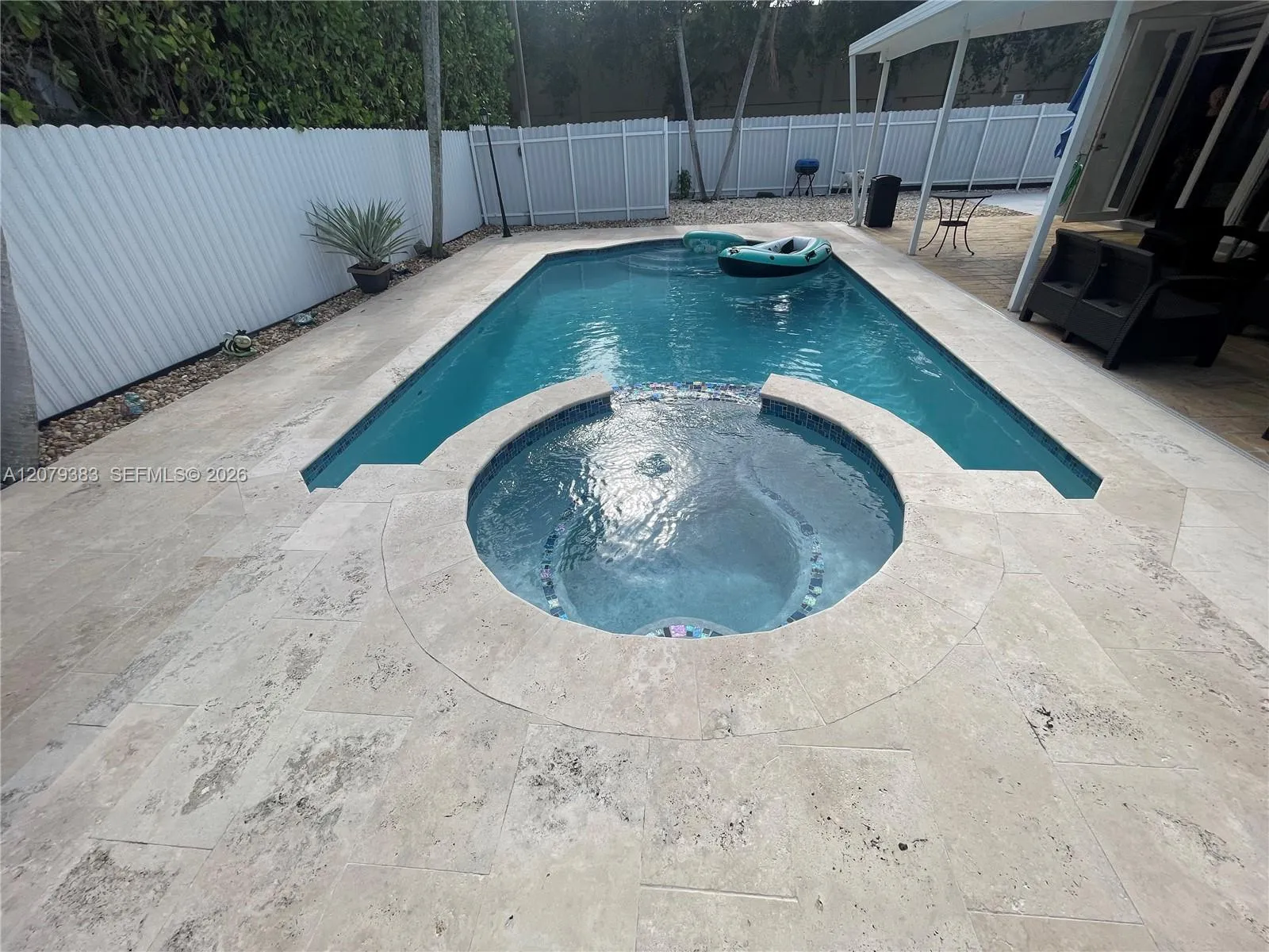 Foto de propiedad en 9180 NW 149th Terrace, Miami Lakes, FL 33018 Miami Lakes con MLS# 