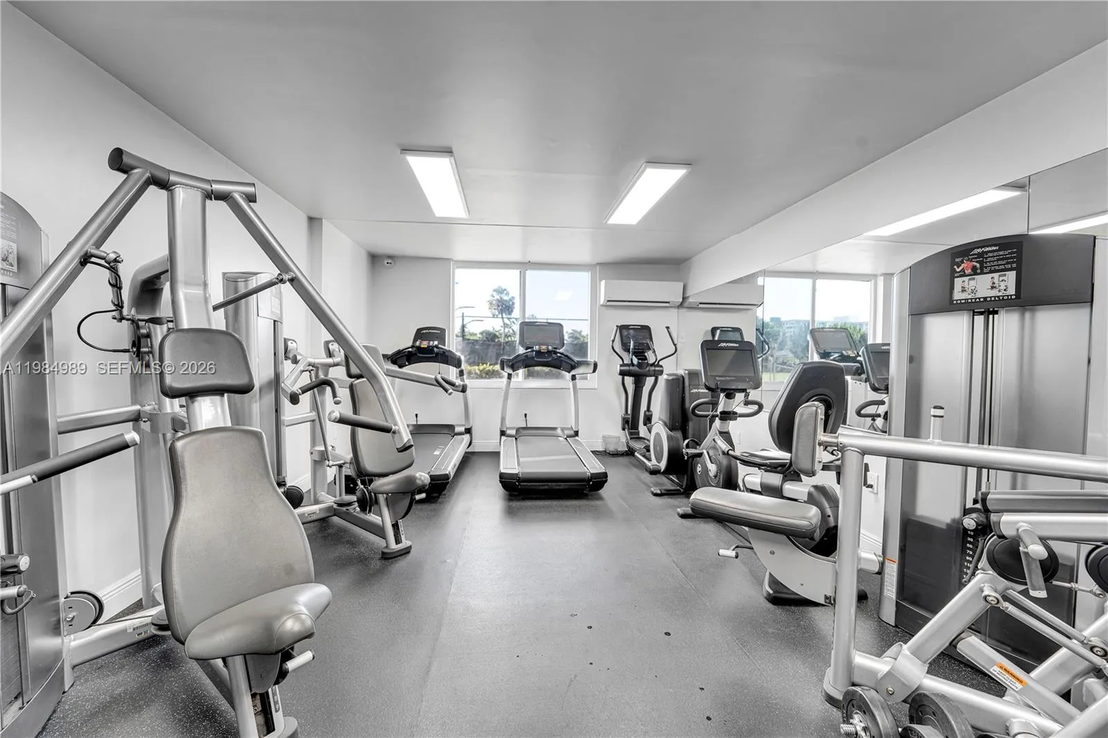 Foto de propiedad en 919 Hillcrest Drive 210, Hollywood, FL 33021 Hollywood con MLS#