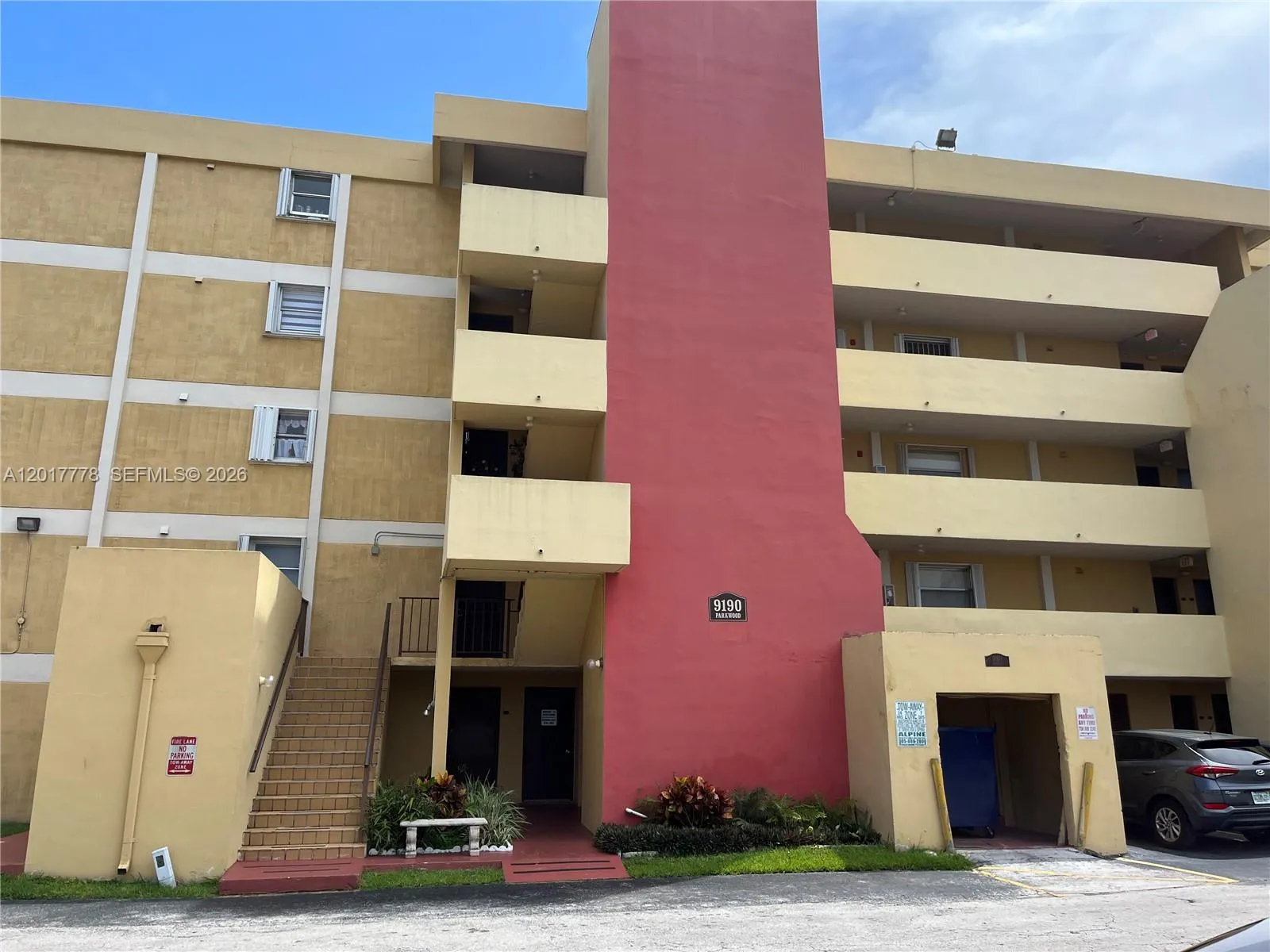 Foto de propiedad en 9190 Fontainebleau Boulevard 202, Miami, FL 33172 Miami con MLS# 