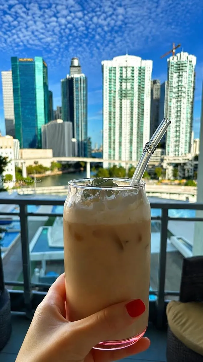 Foto de propiedad en 92 SW 3rd Street 1210, Miami, FL 33130 Miami con MLS#
