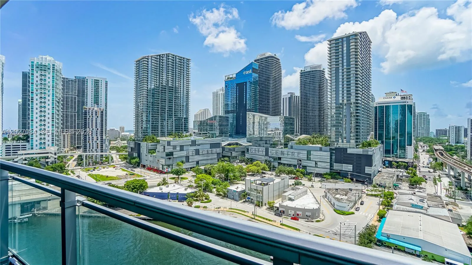 Foto de propiedad en 92 SW 3rd Street 1803, Miami, FL 33130 Miami con MLS#