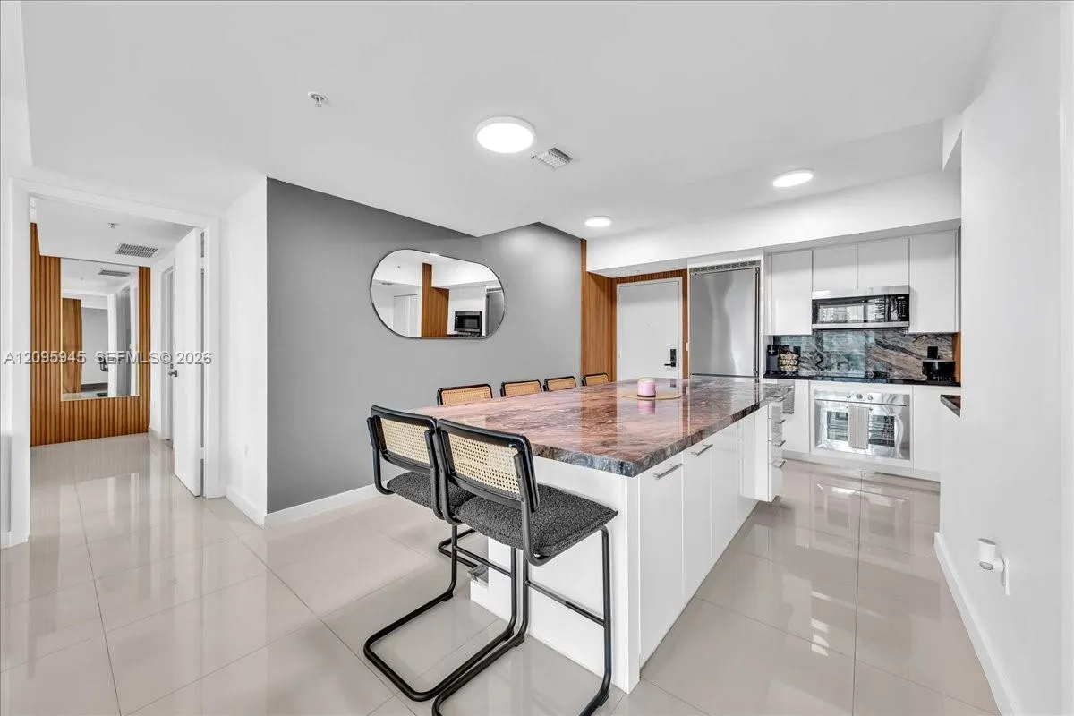 En Renta 92 SW 3rd Street 2802, Miami, FL 33130, Miami, FL 33130