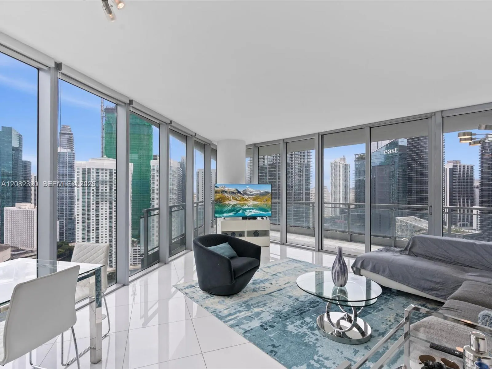 Foto de propiedad en 92 SW 3rd Street 3501, Miami, FL 33130 Miami con MLS#
