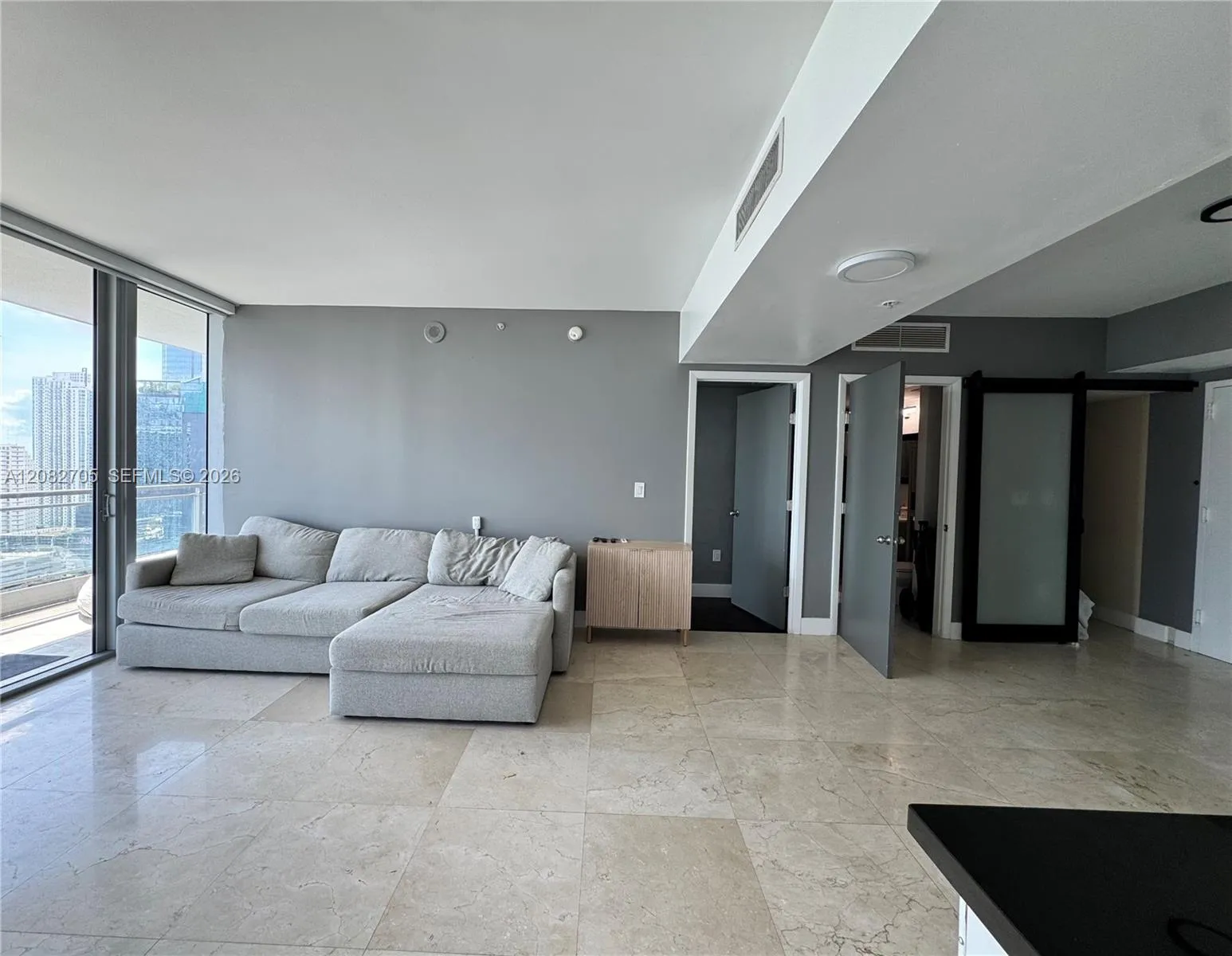 Foto de propiedad en 92 SW 3rd Street 3811, Miami, FL 33130 Miami con MLS# 