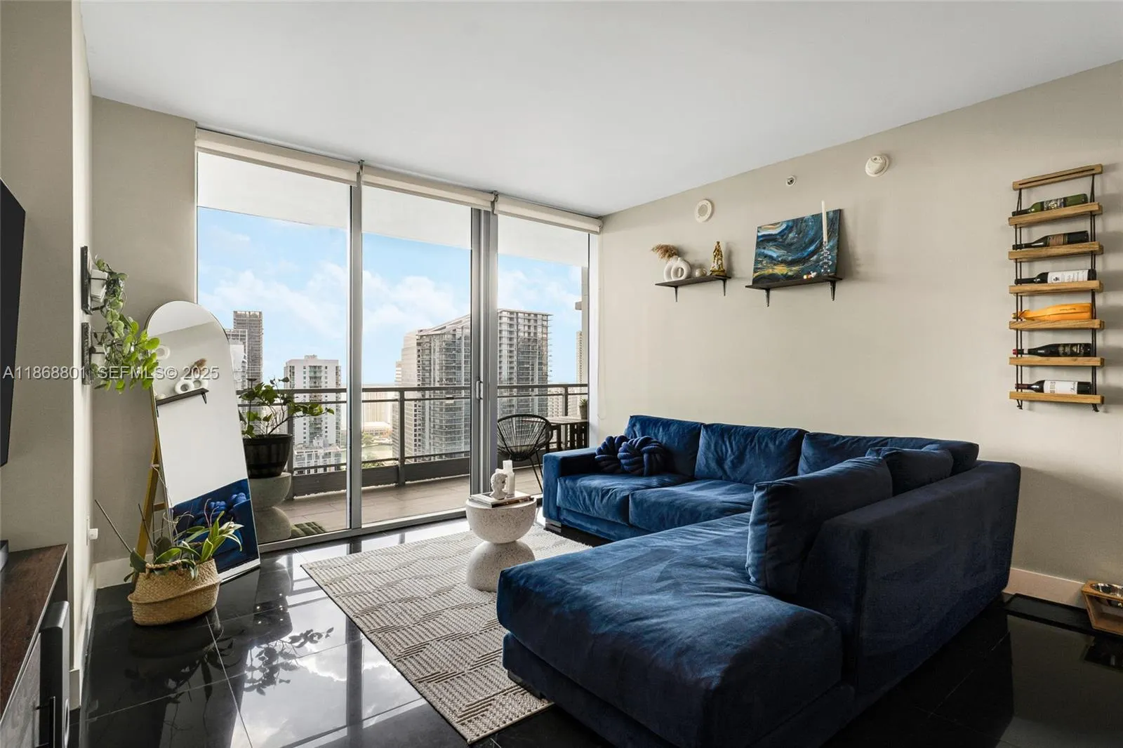 Foto de propiedad en 92 SW 3rd Street 4312, Miami, FL 33130 Miami con MLS#