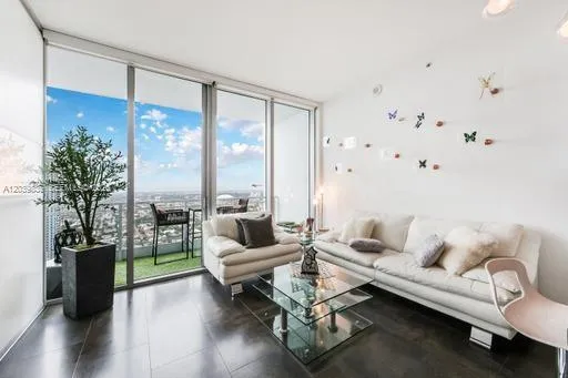 Foto de propiedad en 92 SW 3rd Street 5108, Miami, FL 33130 Miami con MLS#