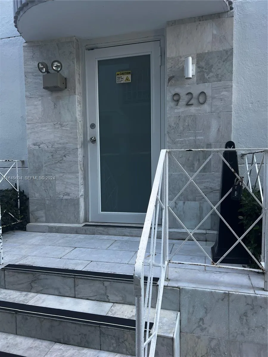 Foto de propiedad en 920 Jefferson Avenue 3, Miami Beach, FL 33139 Miami Beach con MLS# 