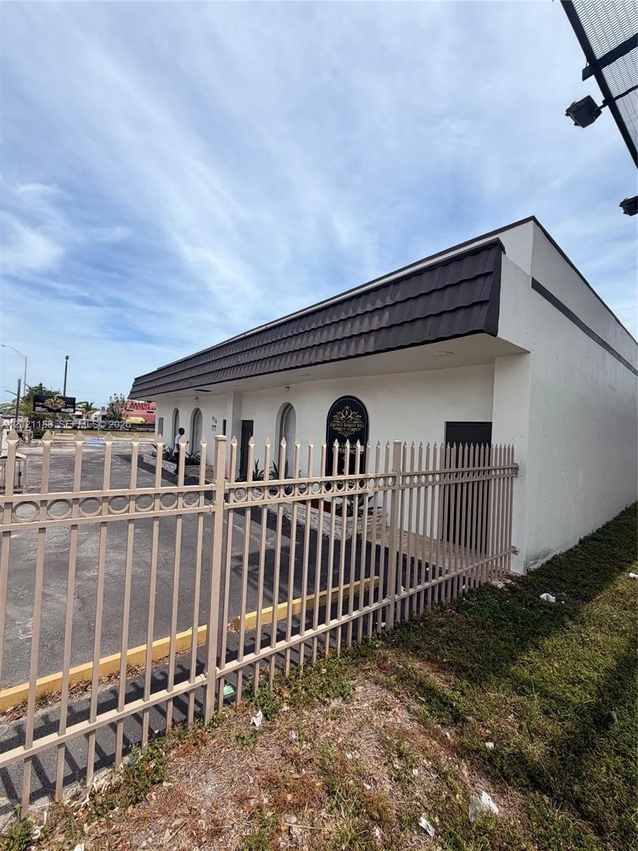 Foto de propiedad en 920 NW 119th Street, Miami, FL 33168 Miami con MLS# 