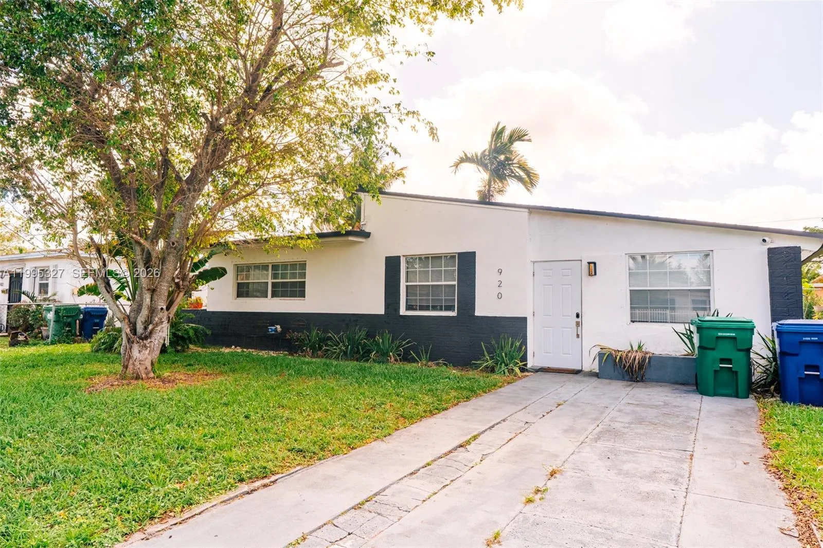 Foto de propiedad en 920 NW 84th Street, Miami, FL 33150 Miami con MLS# 