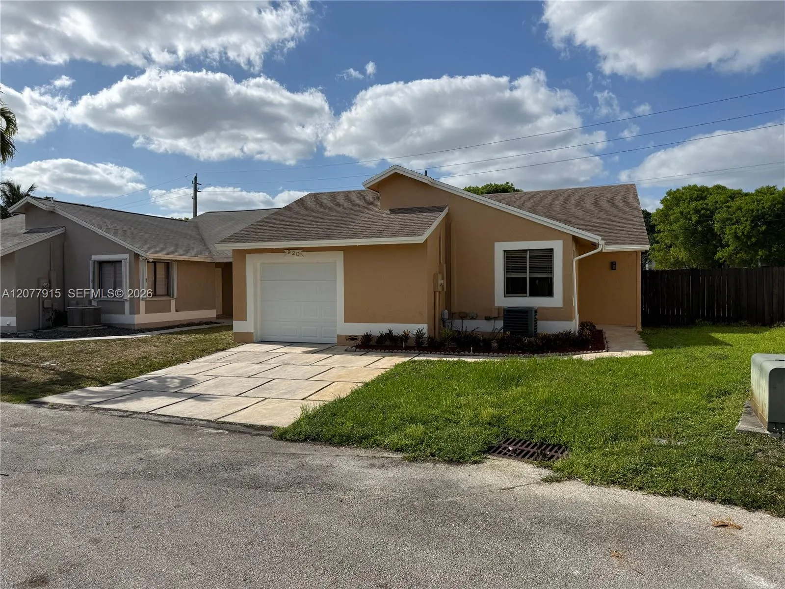 Foto de propiedad en 920 SW 111th Avenue 1, Pembroke Pines, FL 33025 Pembroke Pines con MLS# 