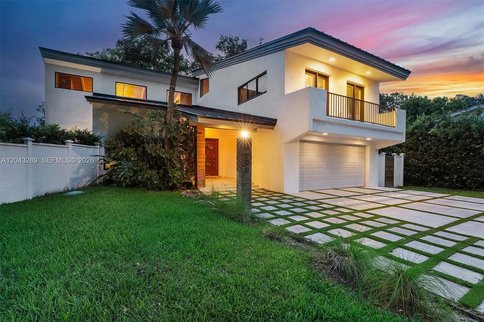 Foto de propiedad en 9200 NE 12th Avenue, Miami Shores, FL 33138 Miami Shores con MLS# 