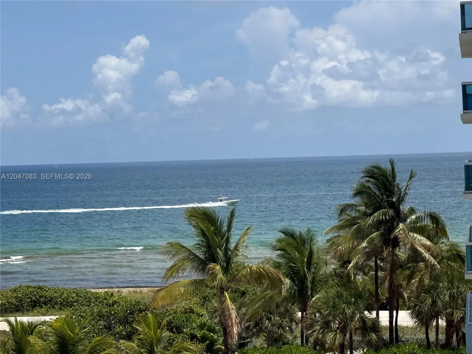 Foto de propiedad en 9201 Collins Avenue 521, Surfside, FL 33154 Surfside con MLS# 