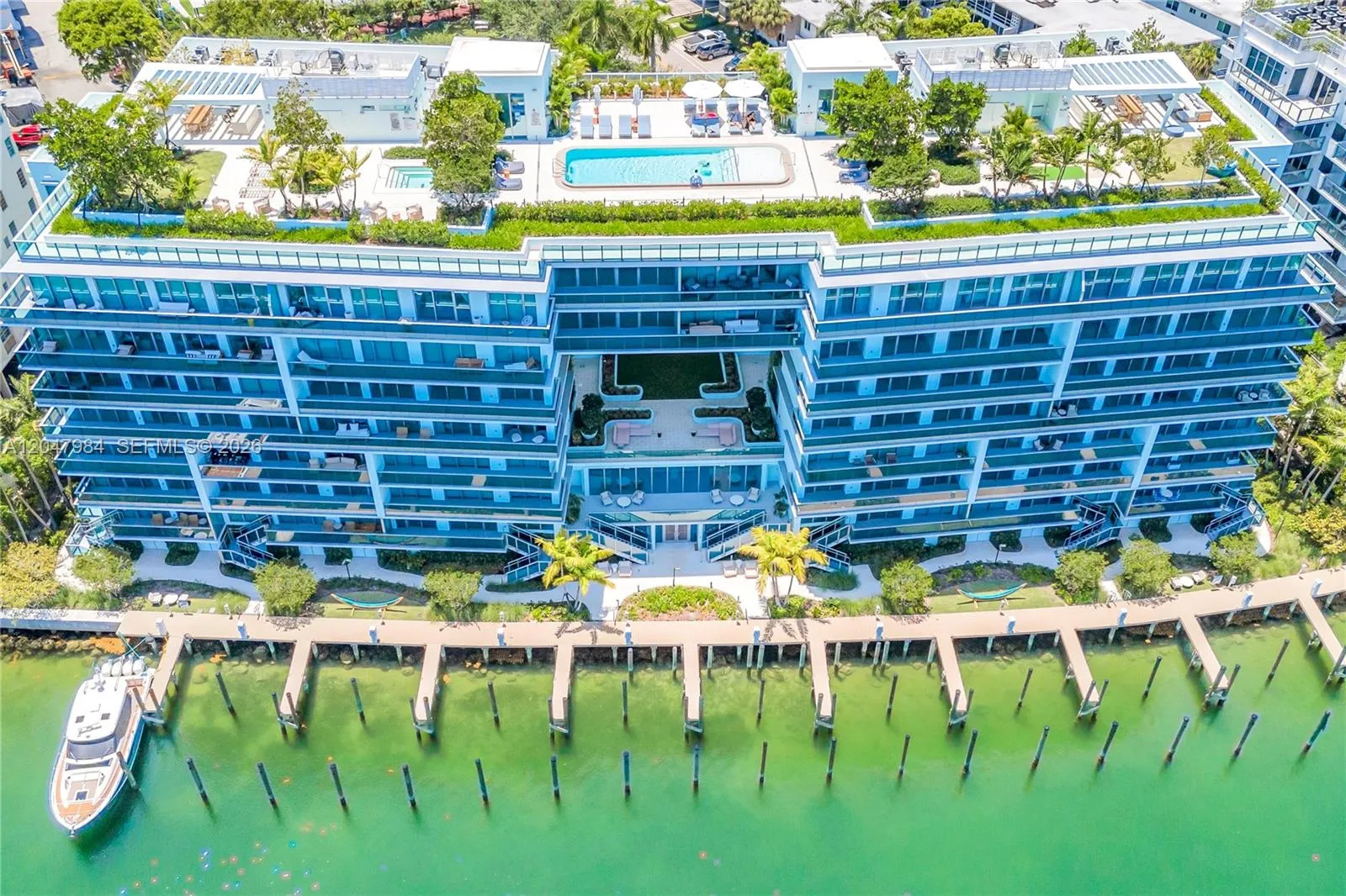 Foto de propiedad en 9201 E Bay Harbor Drive PH 809, Bay Harbor Islands, FL 33154 Bay Harbor Islands con MLS# 