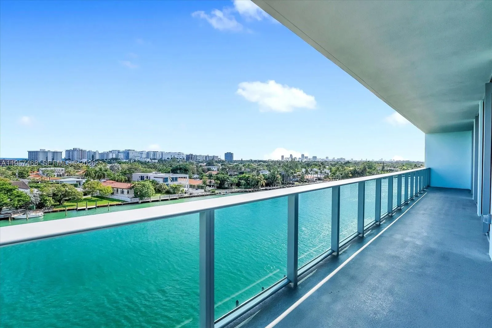 Foto de propiedad en 9201 E Bay Harbor LPH_711, Bay Harbor Islands, FL 33154 Bay Harbor Islands con MLS# 