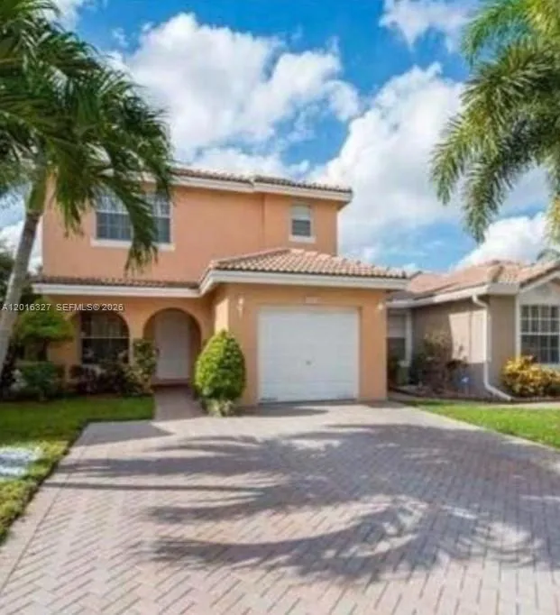 Foto de propiedad en 9204 NW 54th Street, Sunrise, FL 33351 Sunrise con MLS# 