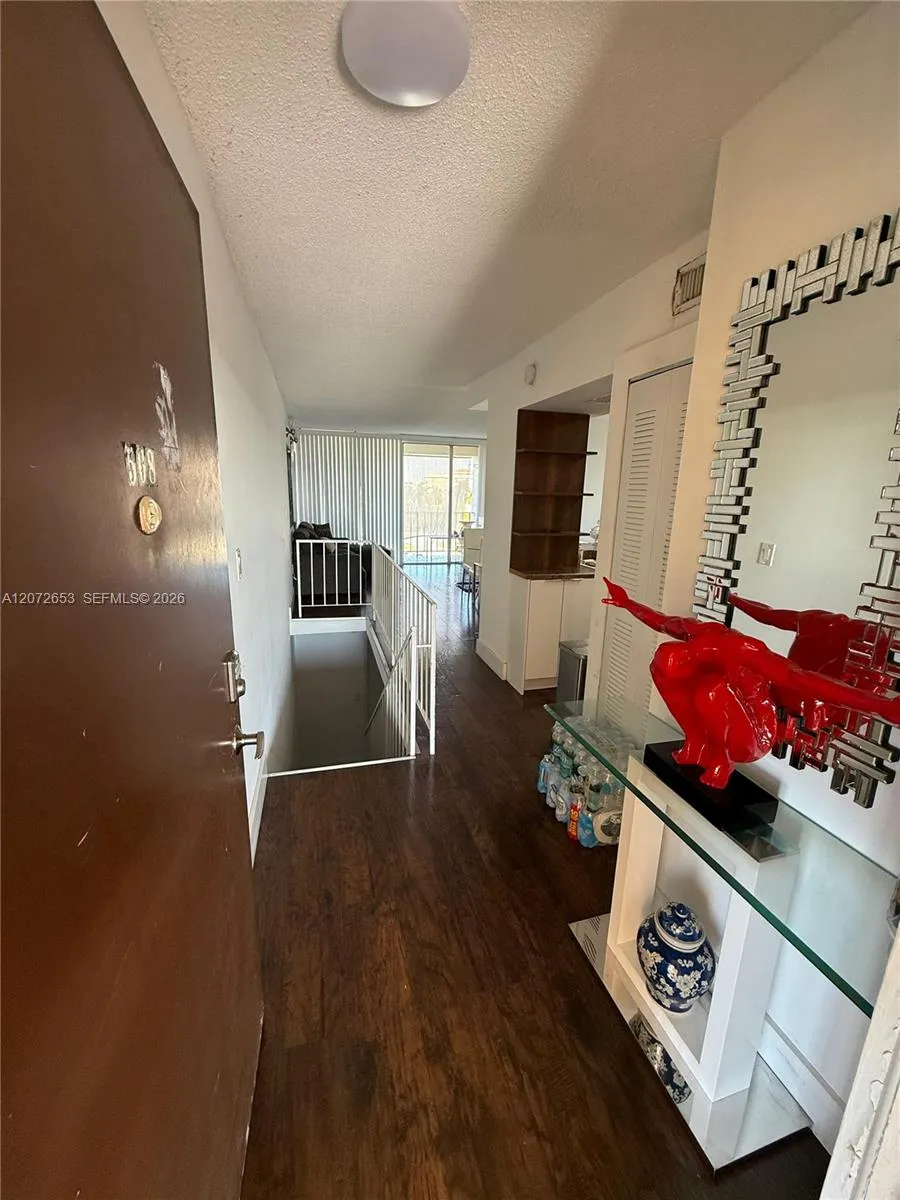 Foto de propiedad en 9220 Fontainebleau Boulevard 508, Miami, FL 33172 Miami con MLS# 