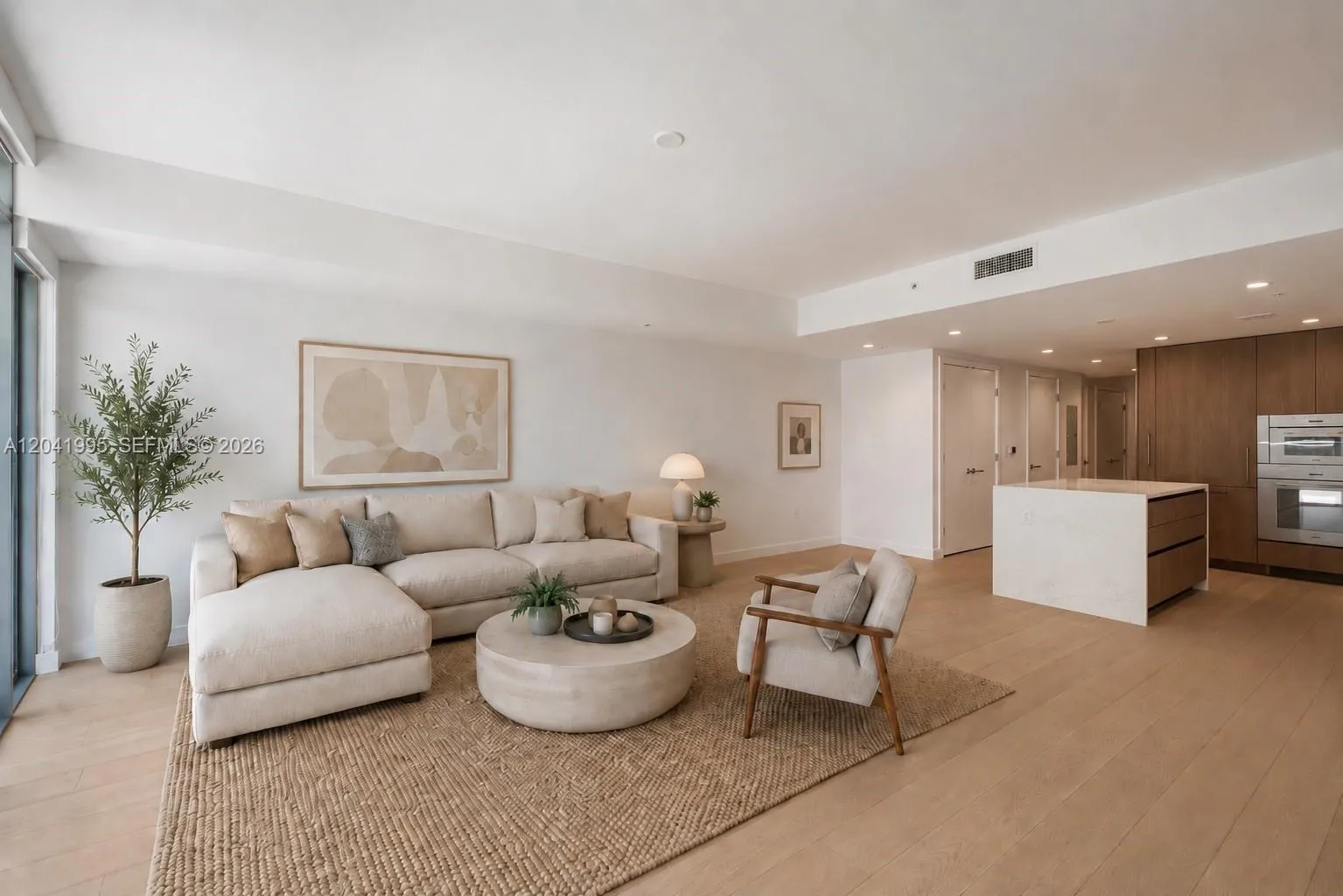 Foto de propiedad en 9221 E Bay Harbor Drive 210, Bay Harbor Islands, FL 33154 Bay Harbor Islands con MLS# 