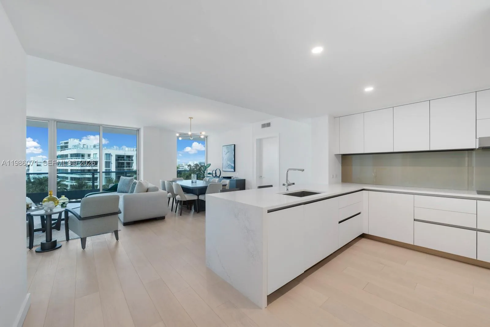 Foto de propiedad en 9221 E Bay Harbor Drive 610, Bay Harbor Islands, FL 33154 Bay Harbor Islands con MLS# 