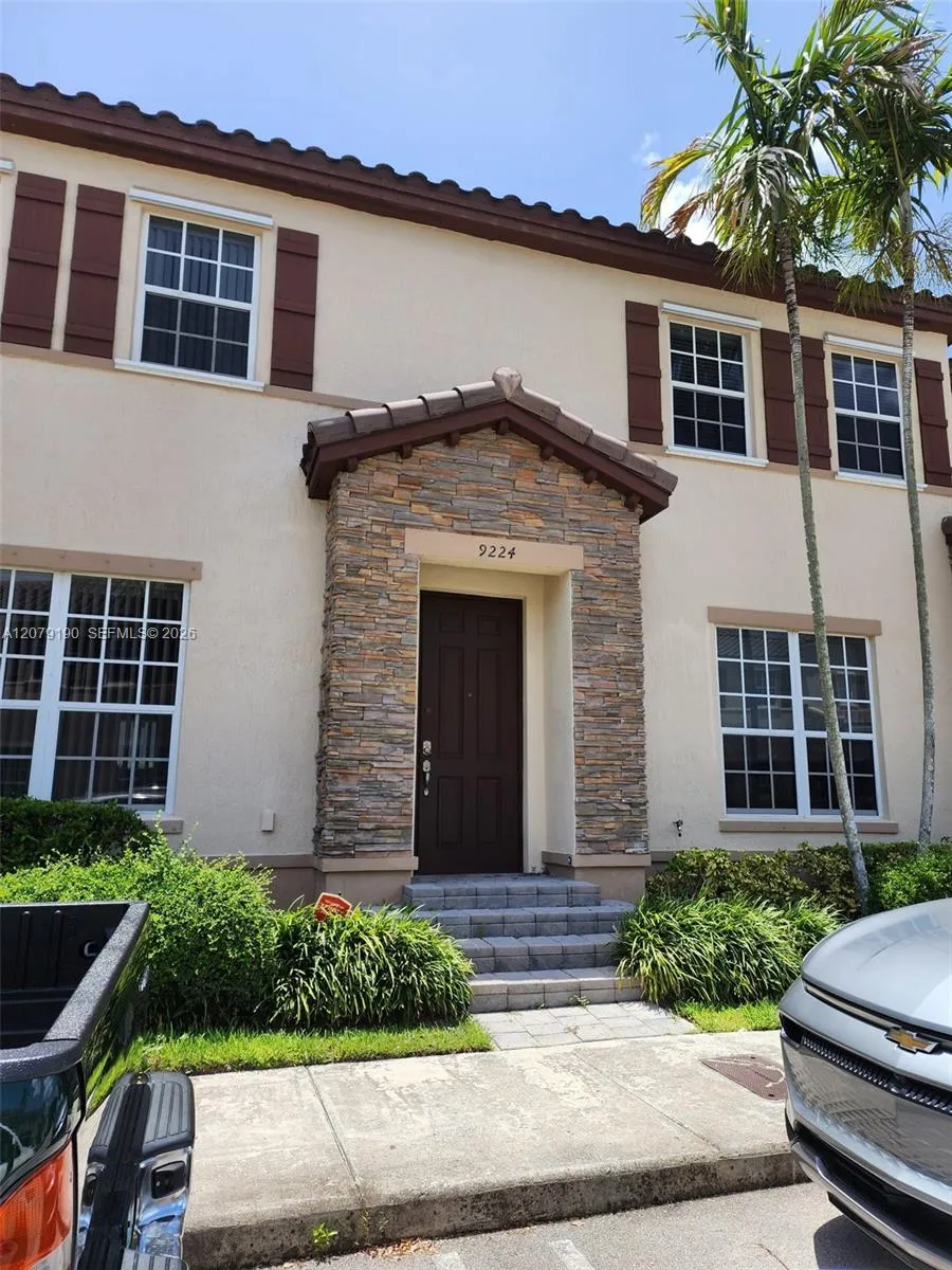 En Venta 9224 SW 170th Place, Miami, FL 33196, Miami, FL 33196
