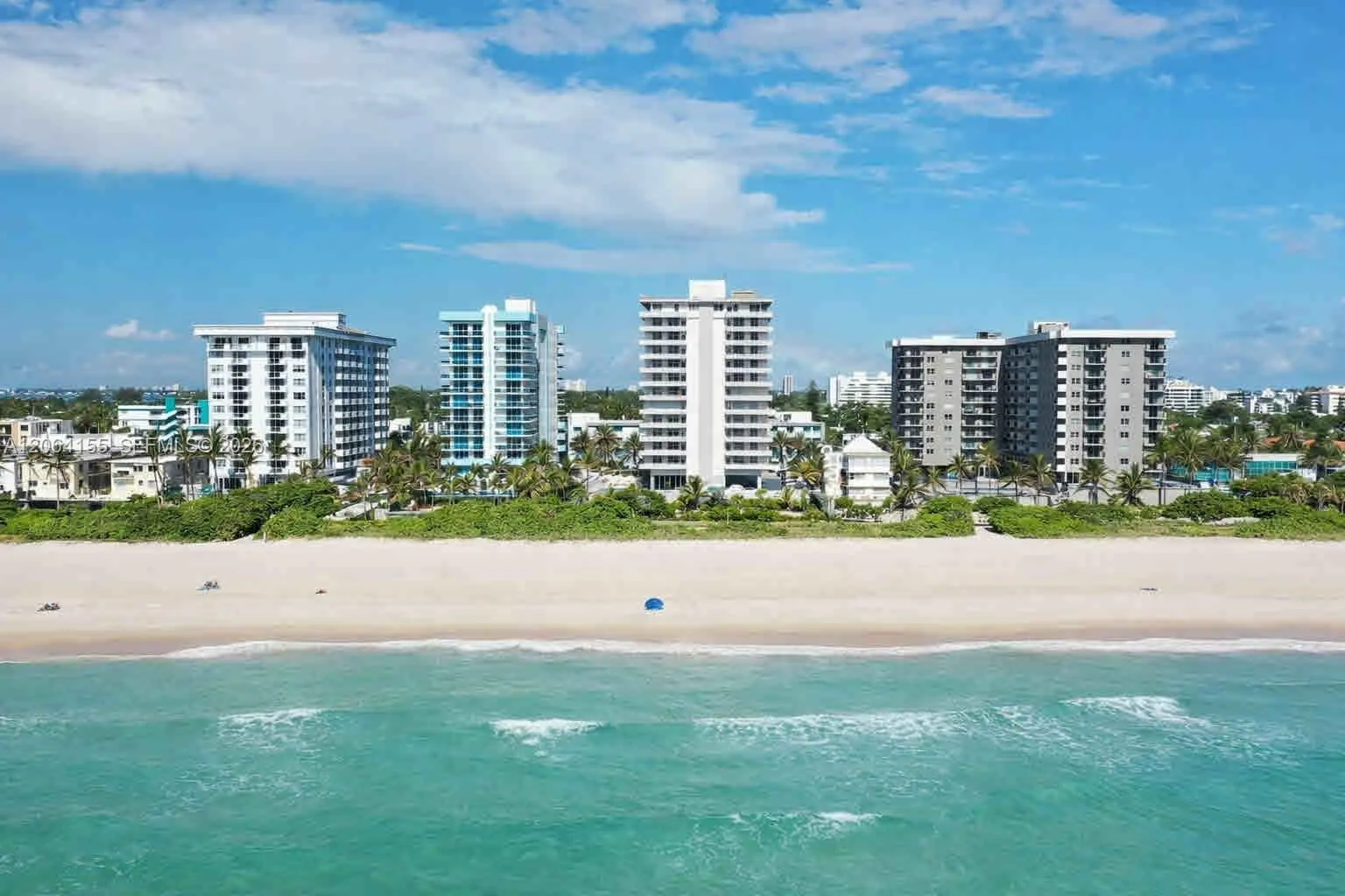 Foto de propiedad en 9225 Collins Avenue 1407, Surfside, FL 33154 Surfside con MLS# 