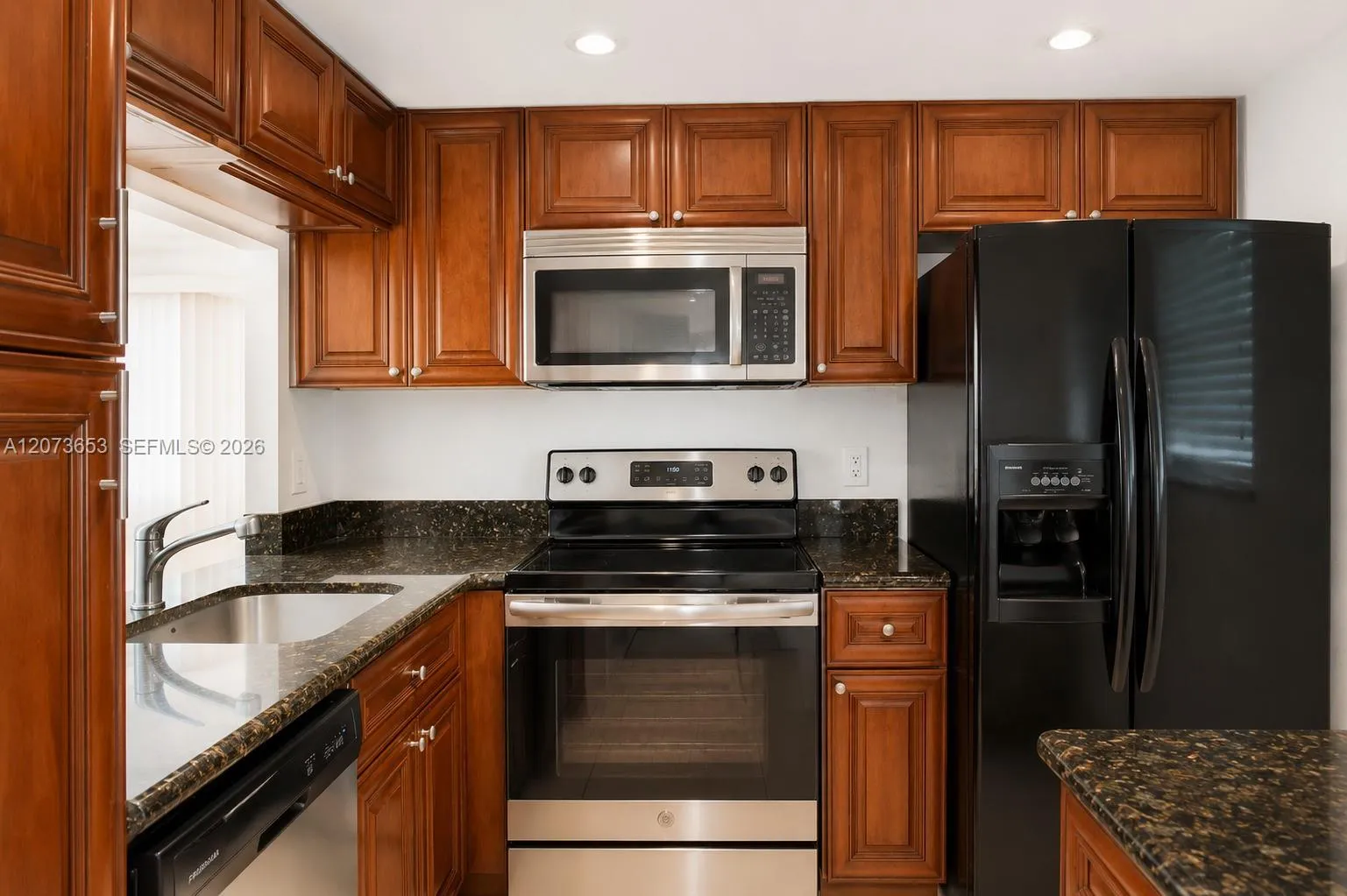 Foto de propiedad en 9230 Lagoon Place 411, Davie, FL 33324 Davie con MLS# 
