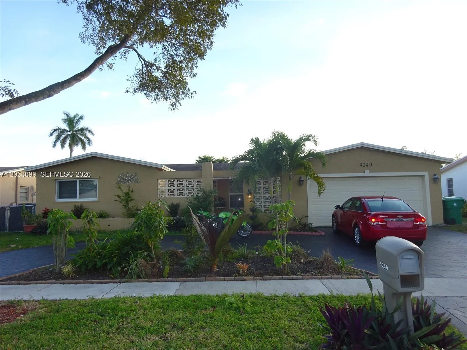 Foto de propiedad en 9240 SW 56th Street 0, Cooper City, FL 33328 Cooper City con MLS# 