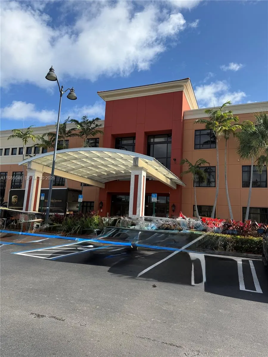 Foto de propiedad en 925 NE 30th Terrace 212, Homestead, FL 33033 Homestead con MLS# 