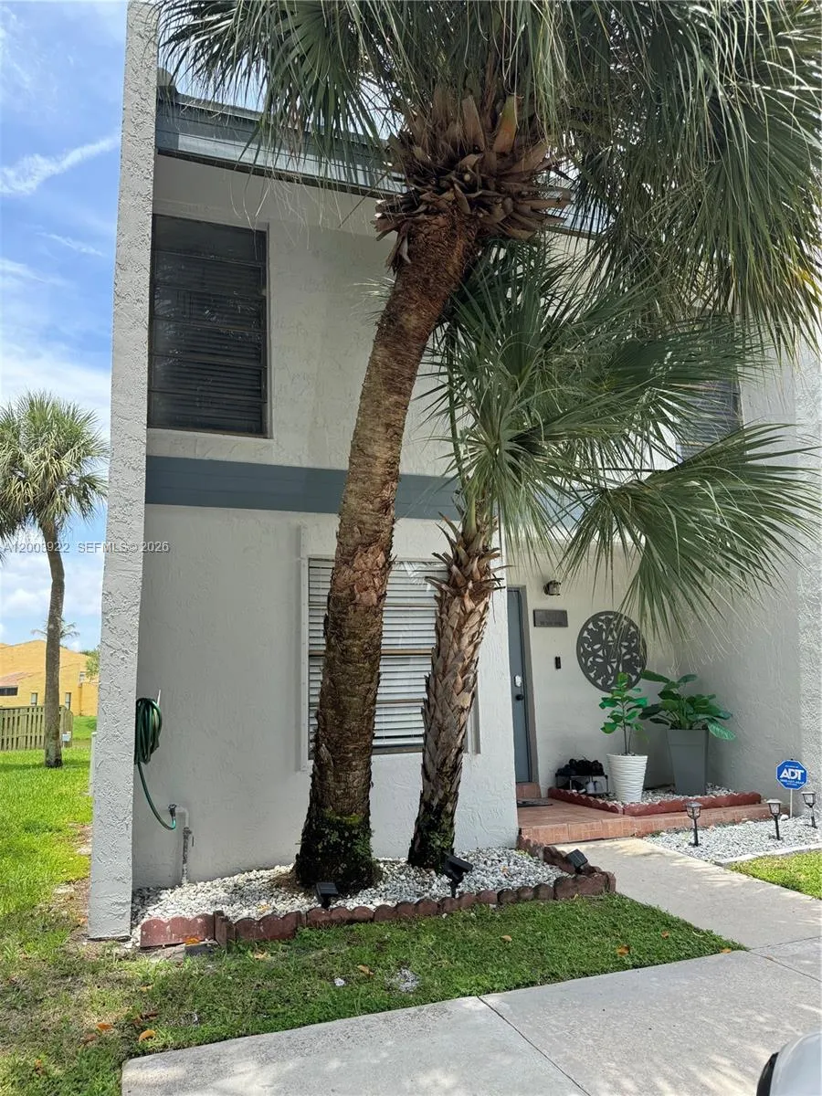 Foto de propiedad en 9251 NW 14th Court 257, Pembroke Pines, FL 33024 Pembroke Pines con MLS# 