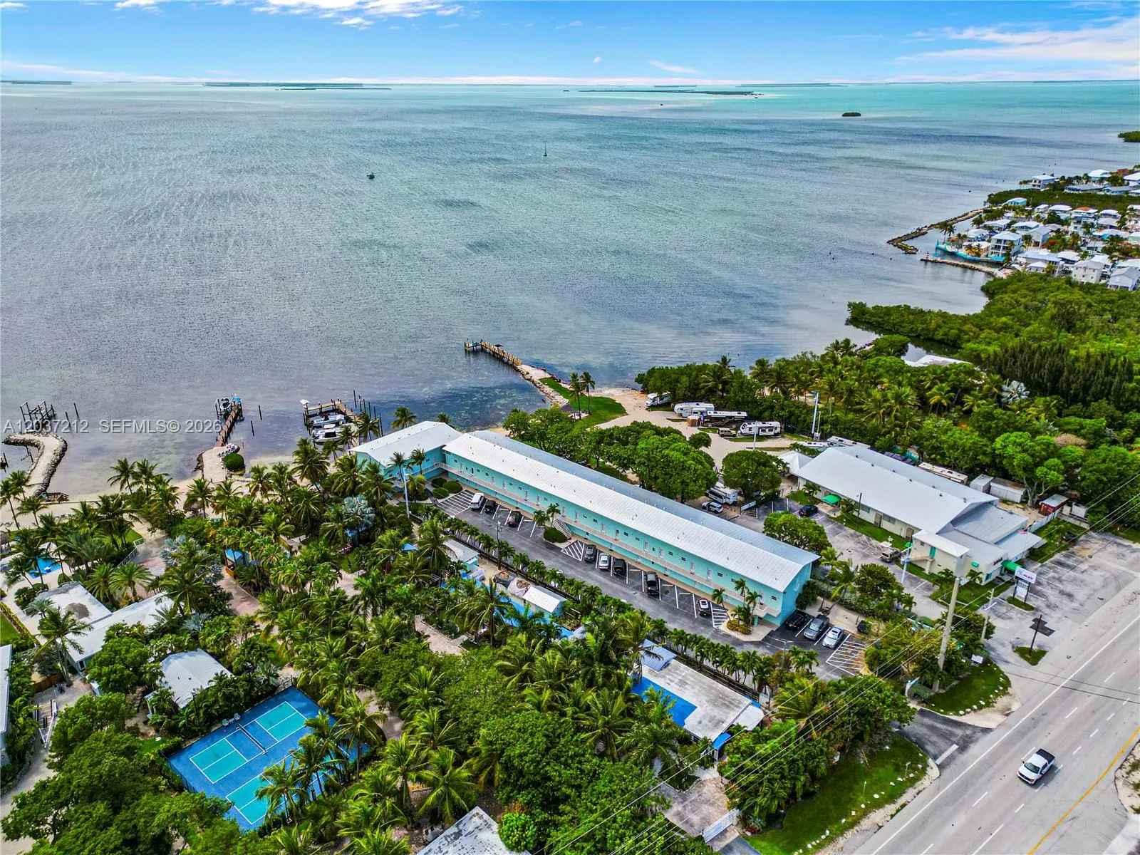 Foto de propiedad en 92550 Overseas Highway 214, Tavernier, FL 33070 Tavernier con MLS# 