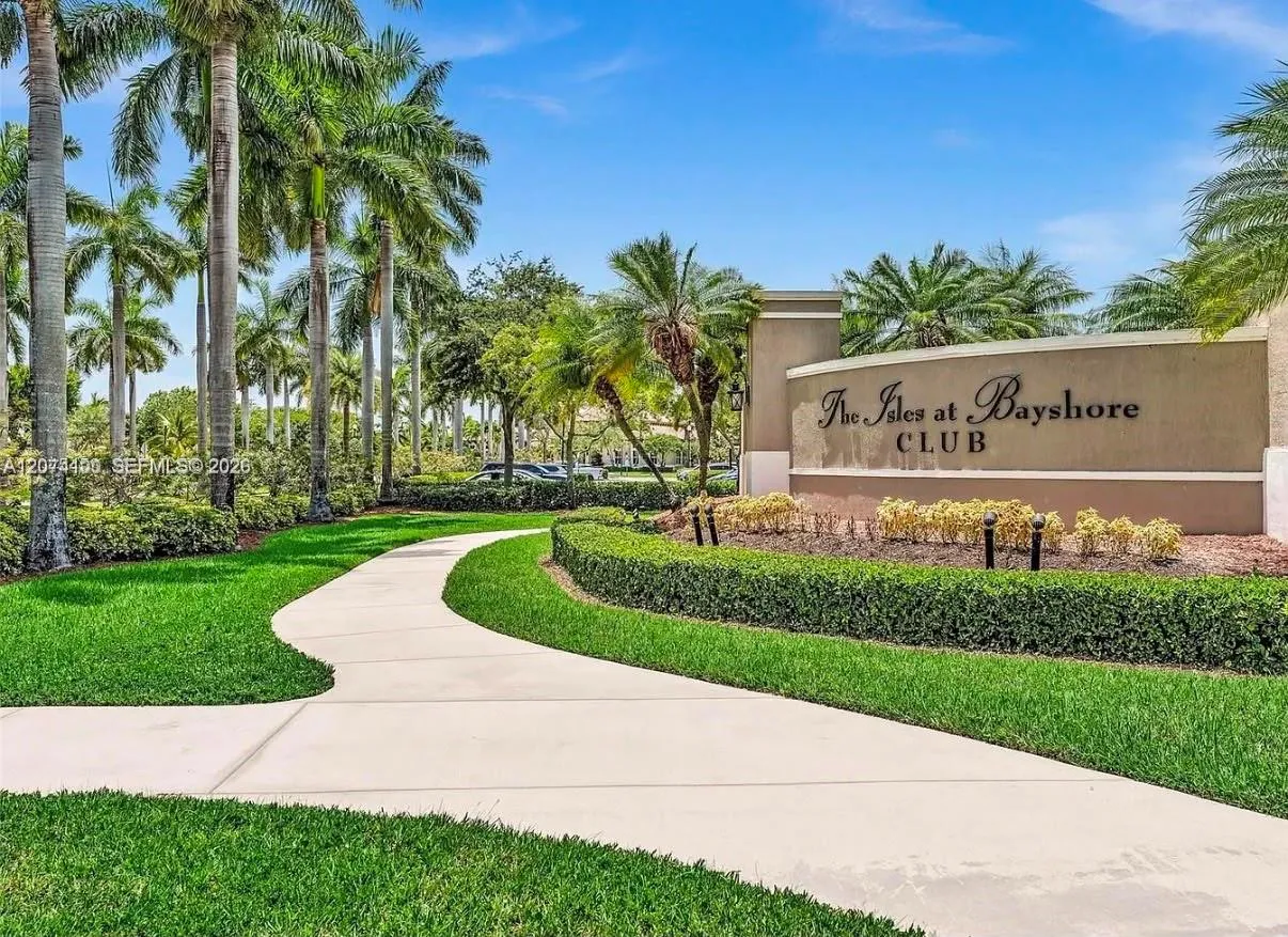 Foto de propiedad en 9259 SW 227th Street 9-25, Cutler Bay, FL 33190 Cutler Bay con MLS# 