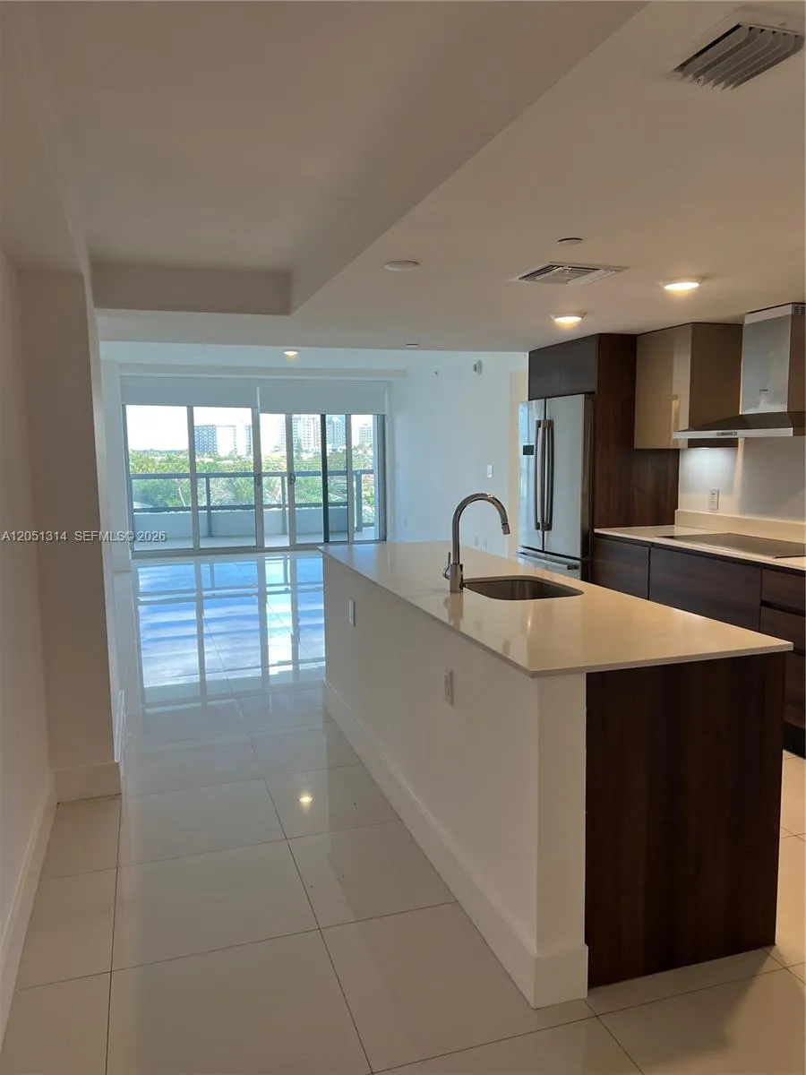 Foto de propiedad en 9261 E Bay Harbor Drive 604, Bay Harbor Islands, FL 33154 Bay Harbor Islands con MLS# 
