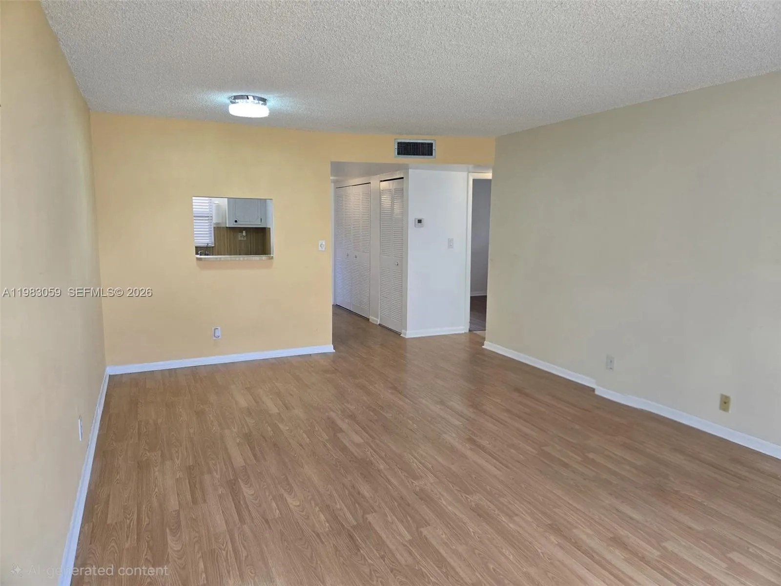 Foto de propiedad en 9261 Sunrise Lakes Boulevard 201, Sunrise, FL 33322 Sunrise con MLS# 