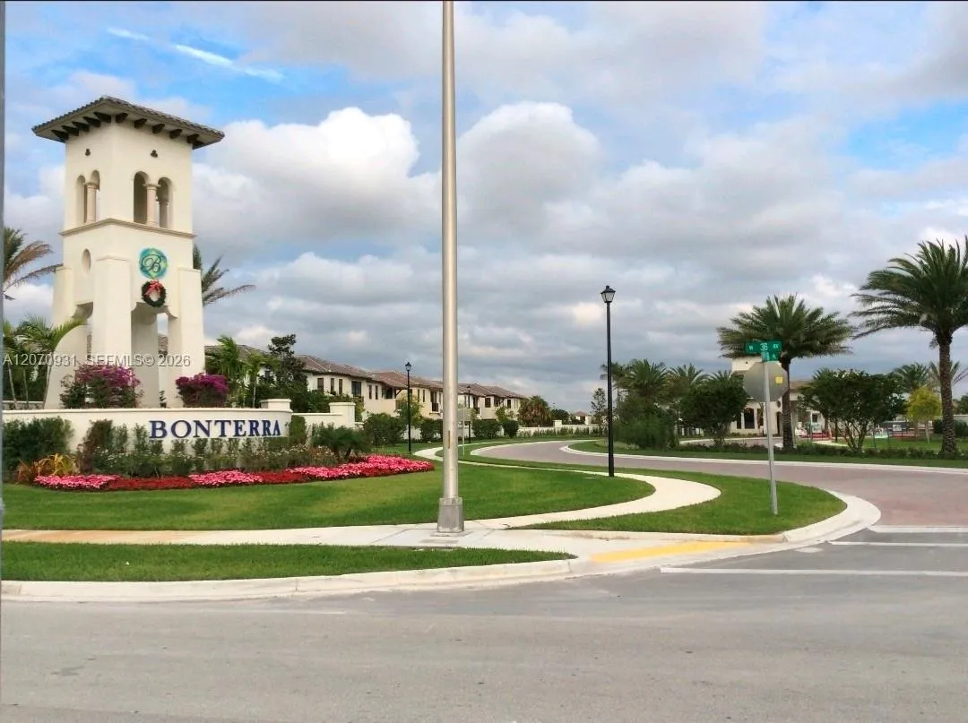 Foto de propiedad en 9267 W 34th Court, Hialeah, FL 33018 Hialeah con MLS# 