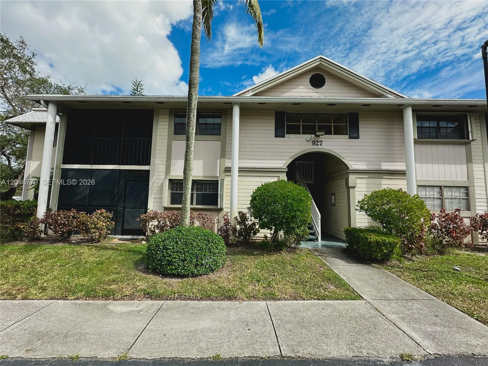 En Renta 927 NE 199th Street 101, Miami, FL 33179, Miami, FL 33179