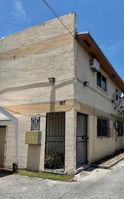 Foto de propiedad en 927 NW 7th Court 3, Miami, FL 33136 Miami con MLS# 