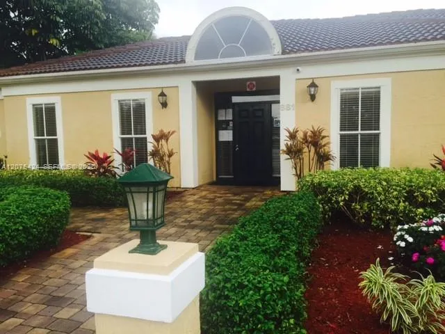 Foto de propiedad en 927 Riverside Drive 326, Coral Springs, FL 33071 Coral Springs con MLS# 