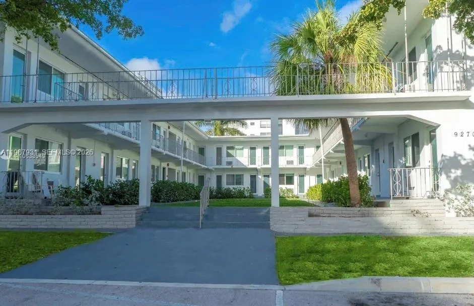 Foto de propiedad en 9270 E Bay Harbor Drive 10B, Bay Harbor Islands, FL 33154 Bay Harbor Islands con MLS# 